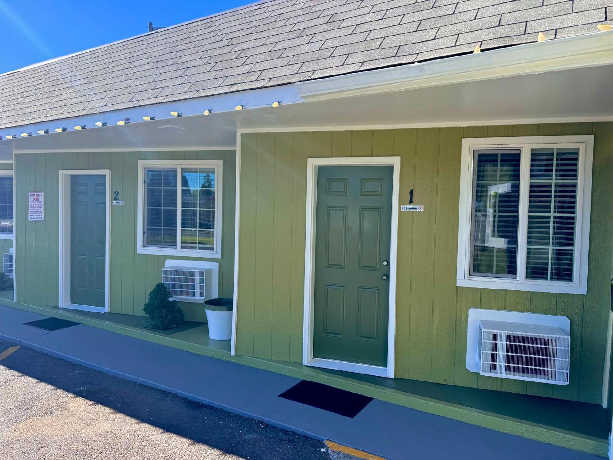 Chalet Motel Bend Exterior photo